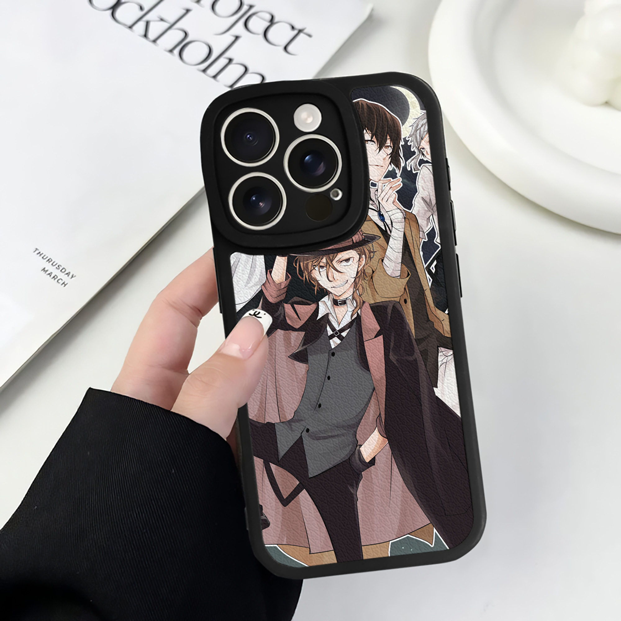 （画像用） 文豪ストレイドッグス Bungo Stray Dogs 【iPhone 16シリーズ対応】シリコンスマホケース（レザー調） 材質：シリコン